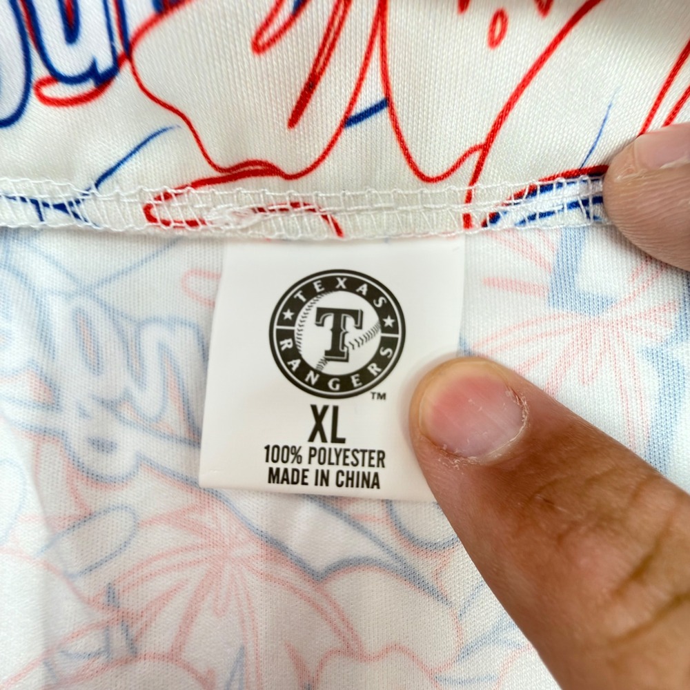 Texas Rangers Button Down Shirt Mens XL White Red Blue Floral MLB All Over Print - Picture 3 of 4